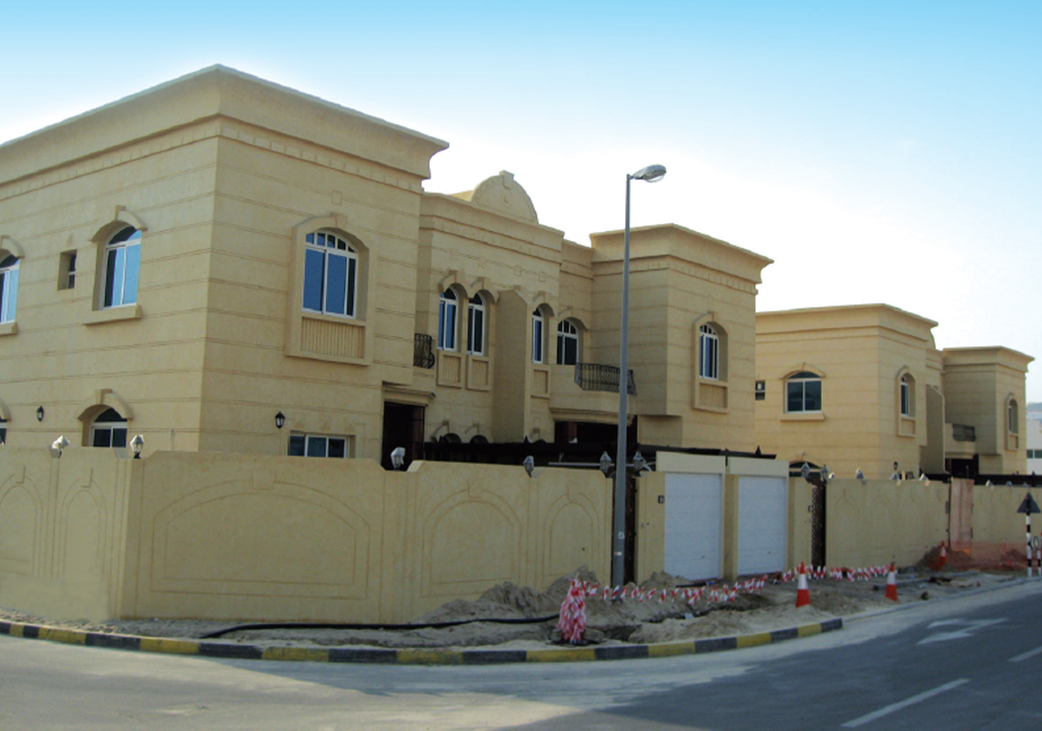 8 PRIVATE VILLAS